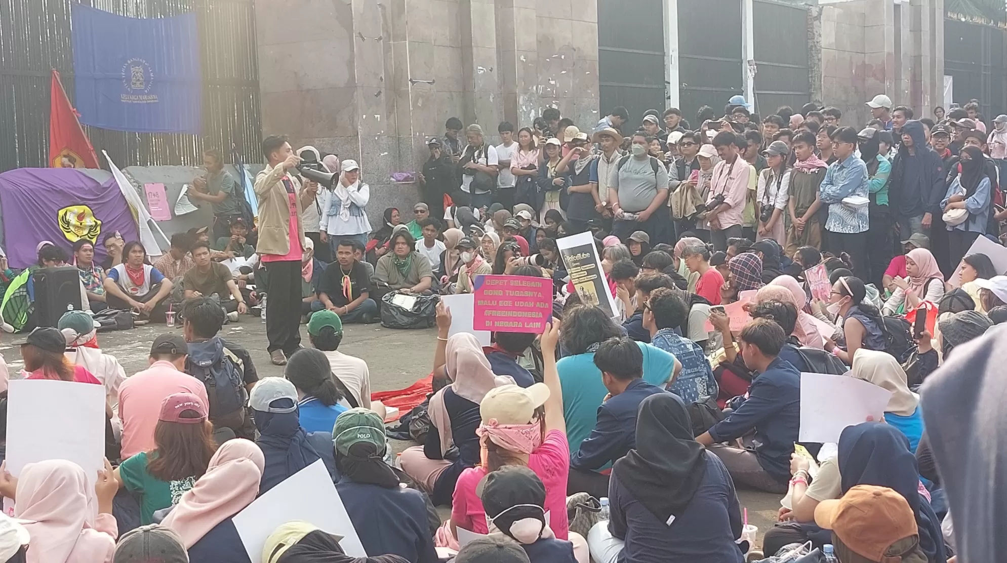 Demo tetapi piknik 17+8