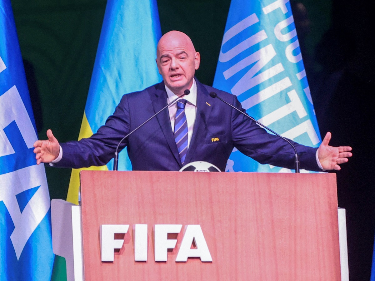 FIFA cabut status AS tuan rumah